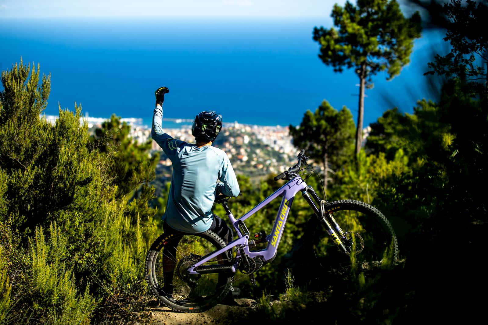 Overview of Santa Cruz e-bikes